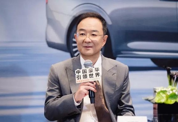 藍燈新紀元，智能科技重塑生活，前所未有的智能時代體驗