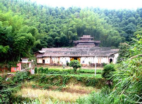黑龍?zhí)矫兀匀幻谰暗男撵`之旅，探尋寧靜平和的內(nèi)心世界