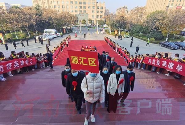 最新肺炎地區(qū)溫情蔓延，小城抗疫日常與深厚友情的見(jiàn)證