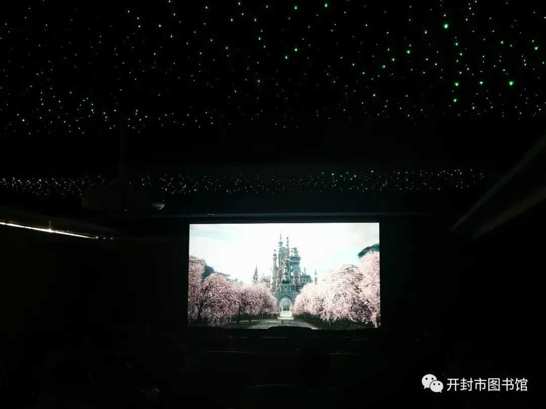星空電影院，探秘特色小店，領(lǐng)略別樣電影時光