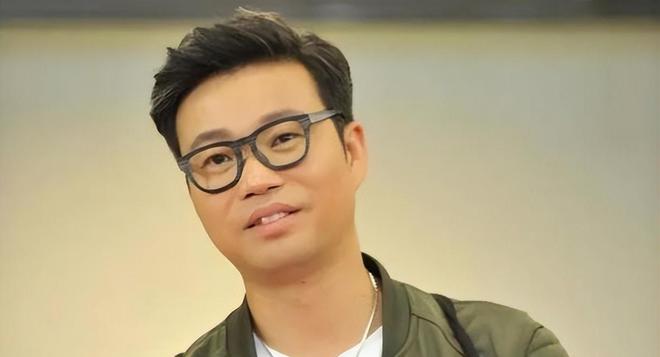 揭秘大明星，光環(huán)背后的故事傳奇