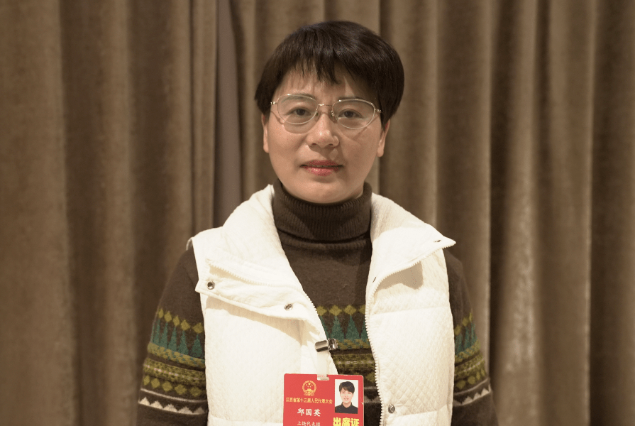 兩會(huì)熱議三胎政策最新動(dòng)態(tài)，擁抱變化，自信育兒，共創(chuàng)美好生活愿景