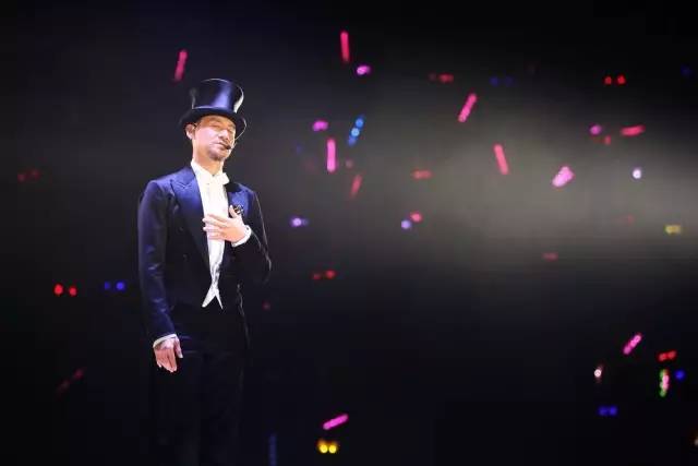 張學(xué)友最新科技融合單曲，未來音樂之旅的震撼體驗
