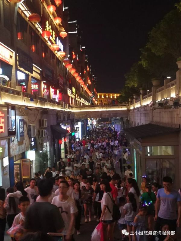 探秘小巷深處的寶藏，特色小店故事揭曉
